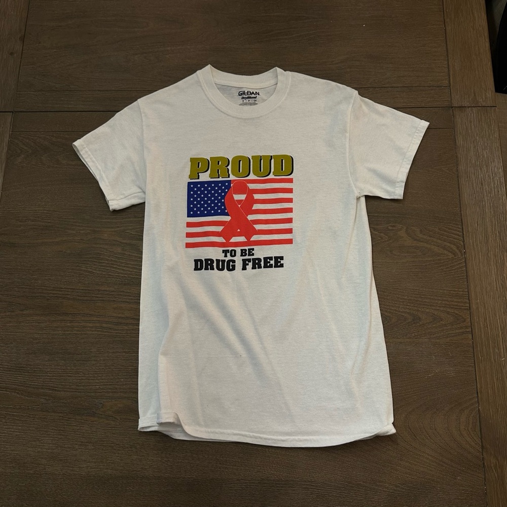 Gildan White T Shirt men’s S Proud to Be Drug Free